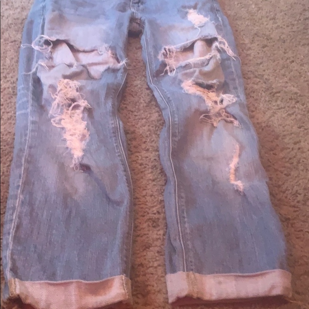 Low waisted ripped denim jeans